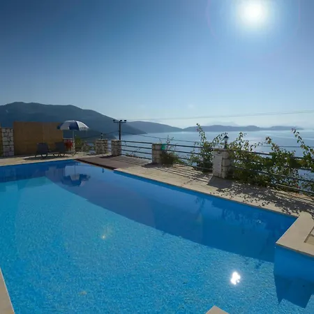 Eleonora Villa *